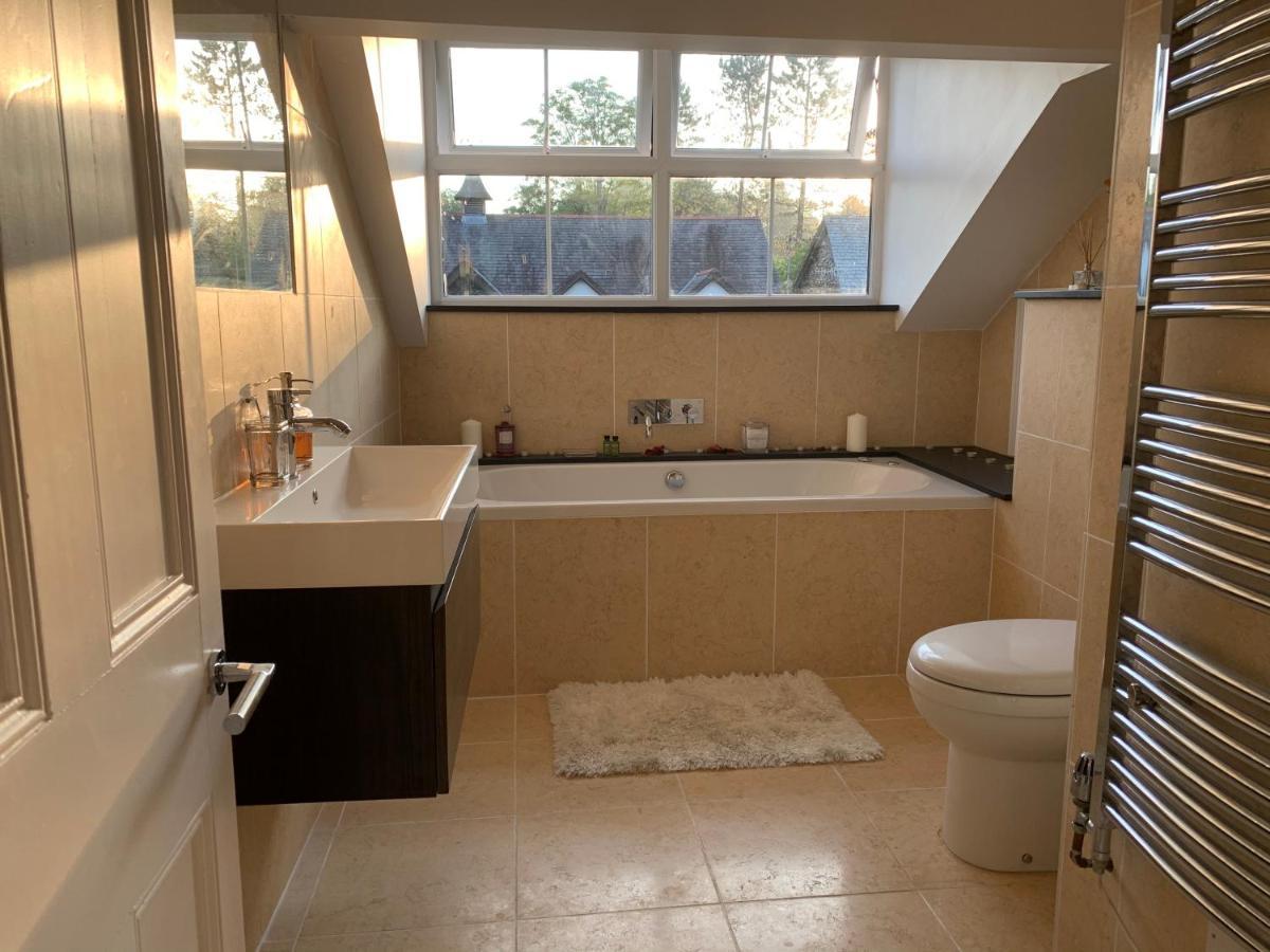 The Penthouse Bowness Luxury Loft Jacuzzi Bath & Complimentary Lakeview Spa Membership Dış mekan fotoğraf