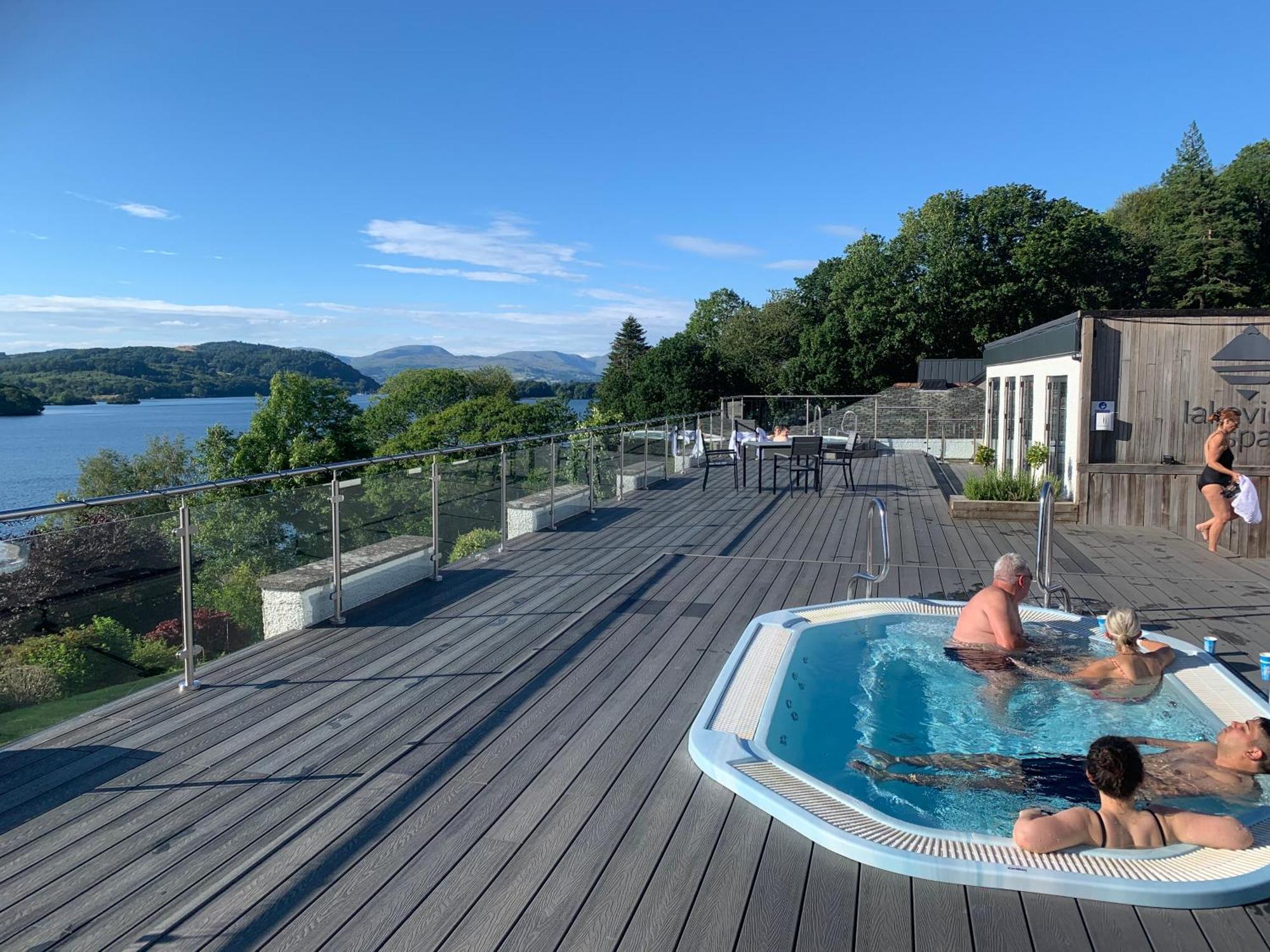 The Penthouse Bowness Luxury Loft Jacuzzi Bath & Complimentary Lakeview Spa Membership Dış mekan fotoğraf